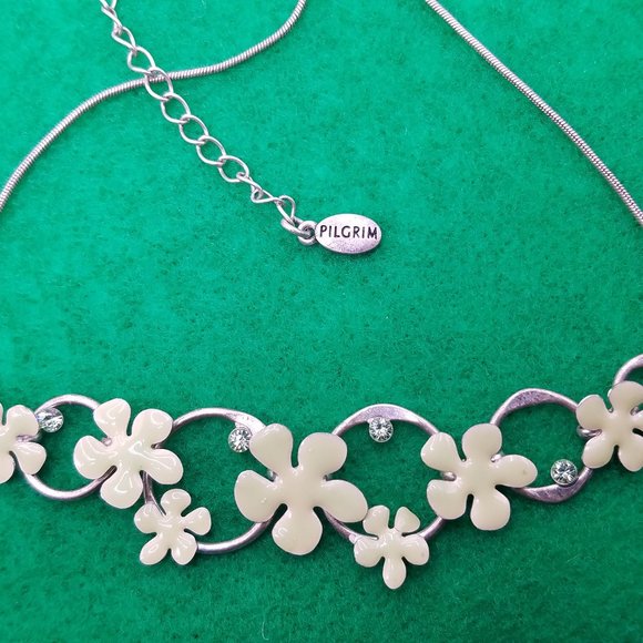 Mint Green Danish Design Necklace with Light Green Glass Jewels. - Picture 3 of 3